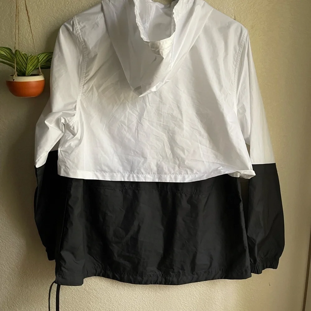Nike windbreaker jacket